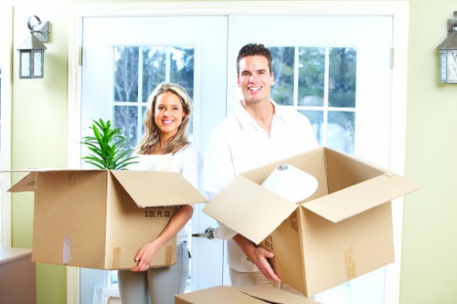 Packing and moving preparation for a man with van booking